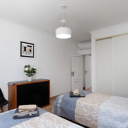 Exclusive Toulouse With Pool In Falesia Algarve