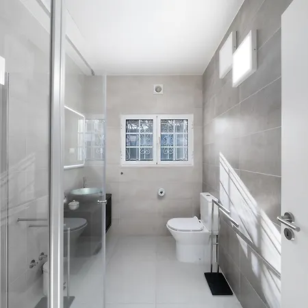 Exclusive Toulouse With Pool In Falesia Algarve Βίλα